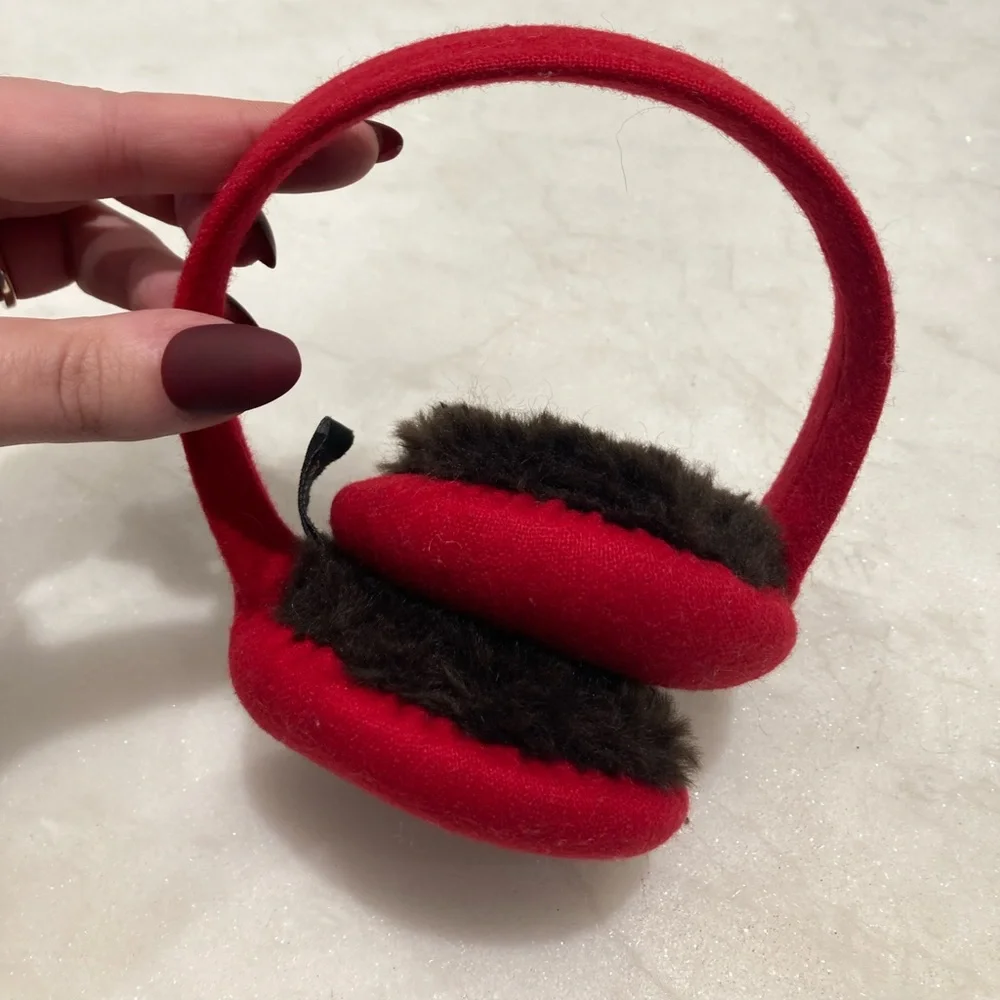 Earmuffs - Picture 1 of 2